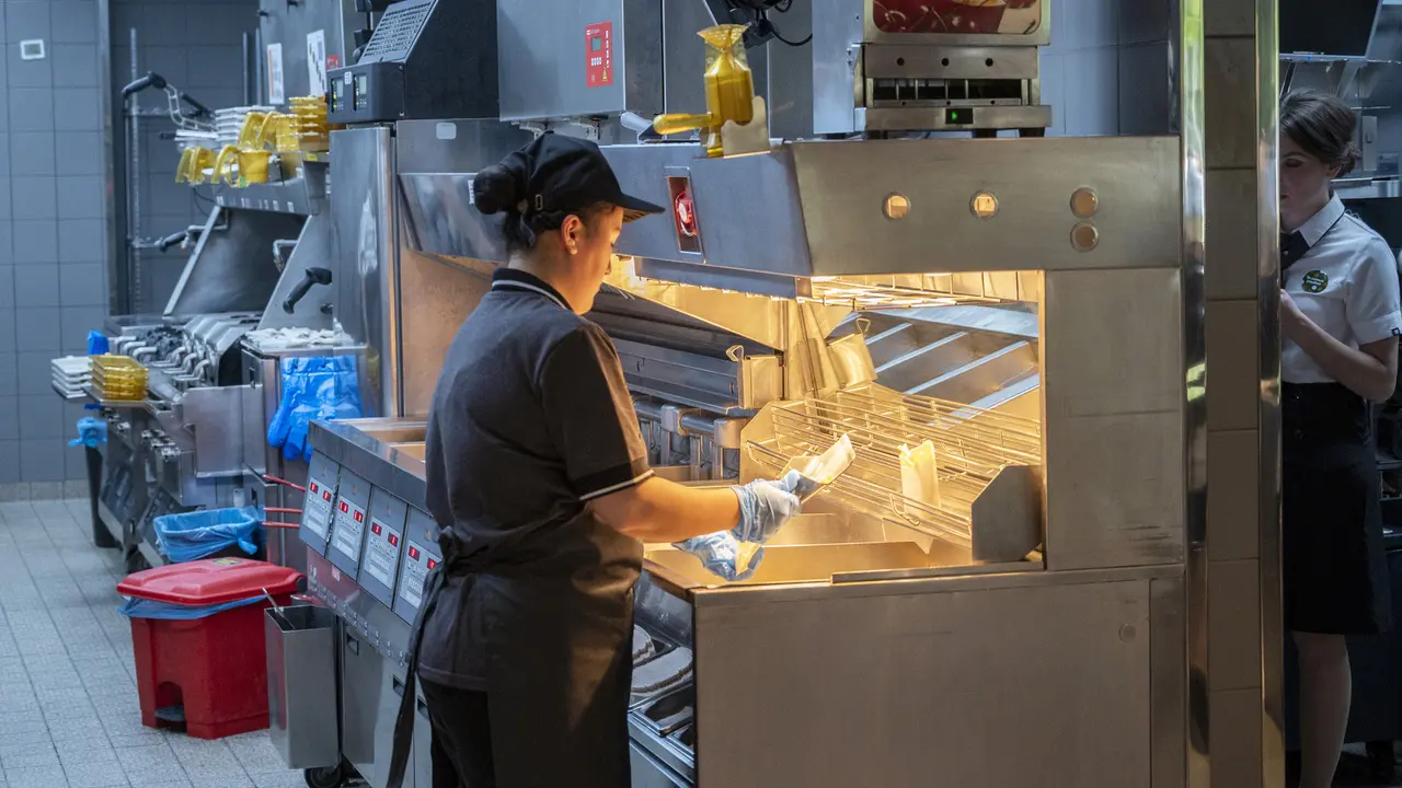 FOTO: Restoran Pengganti McDonald's Pertama Dibuka di Rusia