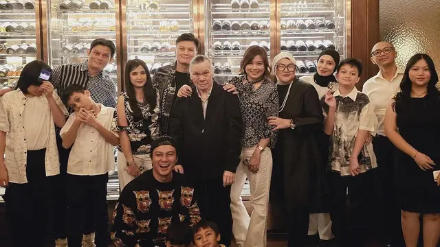 Potret perayaan ulang tahun ayah Baim Wong (Sumber: Instagram/@baimwong)