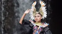 6 Ide Mix &amp; Match Batik Ala Novia Bachmid, Tampil Modern dengan Nuansa Tradisional
