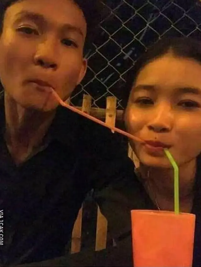 6 Potret Orang Pacaran Sok Romantis Ini Malah Bikin Senyum Geli