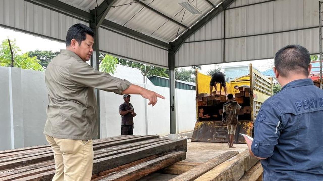 Kementerian Kehutanan Tangkap Ratusan Batang Kayu Ilegal Sulawesi di Luwu dan Luwu Utara
