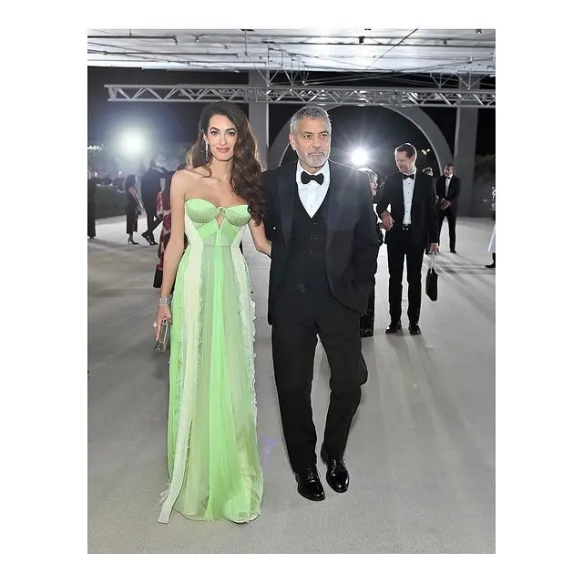 Potret Serasi Brooklyn Beckham-Nicola Peltz di Academy Museum Gala, Kalahkan Joe Jonas-Sophie Turner dan Clooney Couple