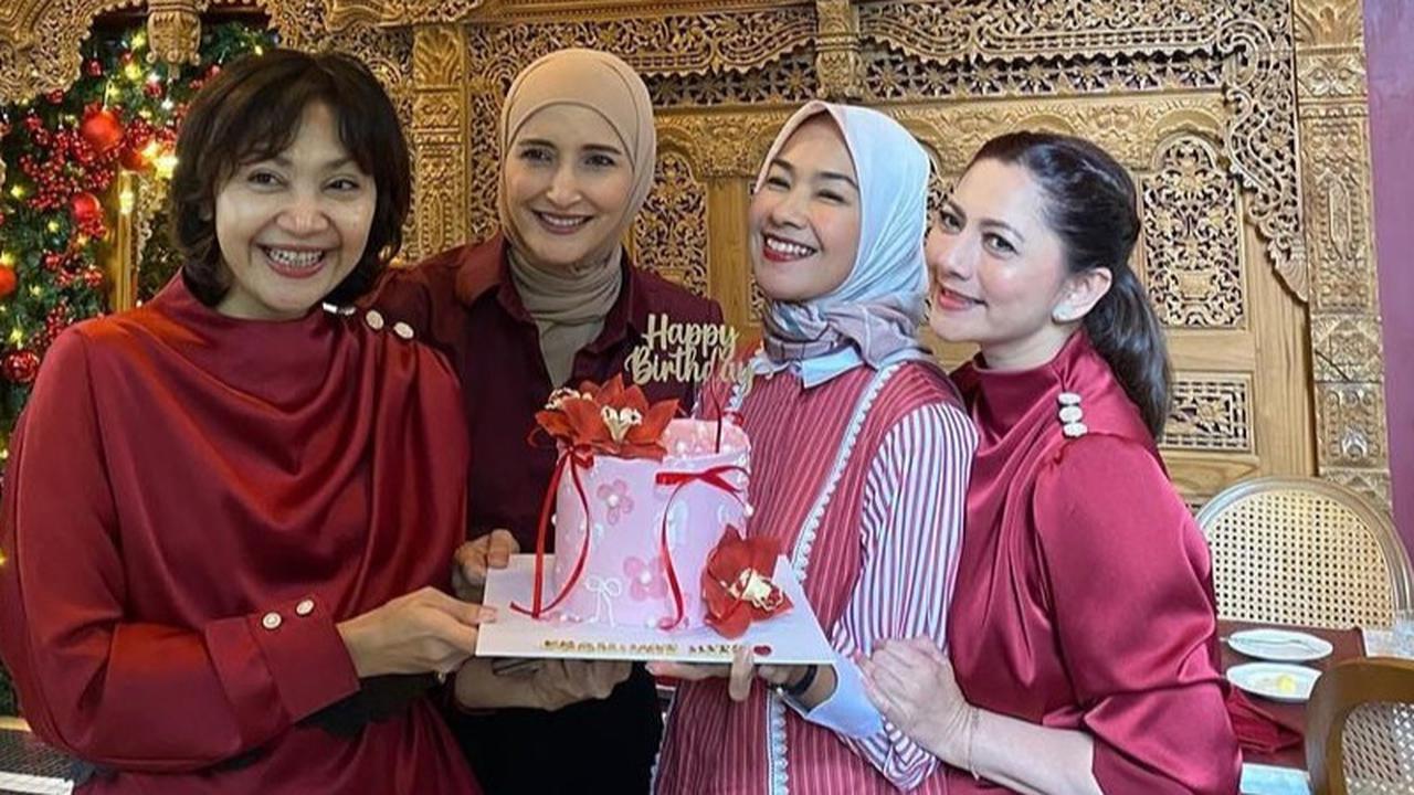 Potret Deretan Artis Senior Kumpul Rayakan Ultah Inneke Koesherrawati, Cut Keke, dan Alya Rohali, Cantik-cantik Semua!
