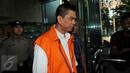 Ketua Komisi D DPRD DKI Jakarta, Mohamad Sanusi usai diperiksa sebagai tersangka TPPU di KPK, Jakarta, Kamis (14/7). Saat menjabat anggota DPRD DKI, Sanusi diduga menerima uang sebesar Rp 2 miliar . (Liputan6.com/Helmi Afandi)