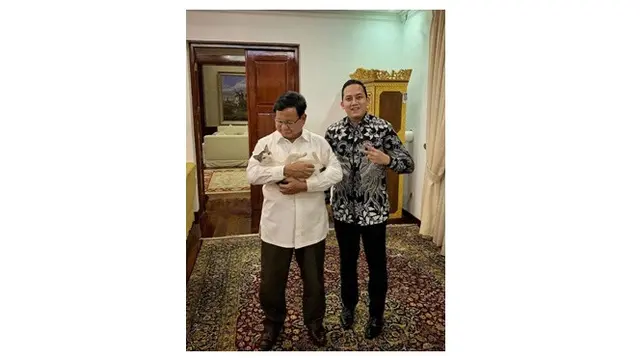 Potret Kedekatan Antara Prabowo dengan Bobby Si Kucing Kesayangan