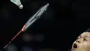 Pebulu tangkis tunggal putra Indonesia, Anthony Sinisuka Ginting mengembalikan kok saat melawan Kantaphon Wancharoen (Thailand) pada babak kualifikasi Indonesia Masters 2026 di Istora Gelora Bung Karno, Senayan, Jakarta, Selasa (20/1/2026). (Bola.com/Bagaskara Lazuardi)