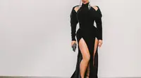 Punya Banyak Harta, Begini Tingkah 4 Selebritas Habiskan Uang