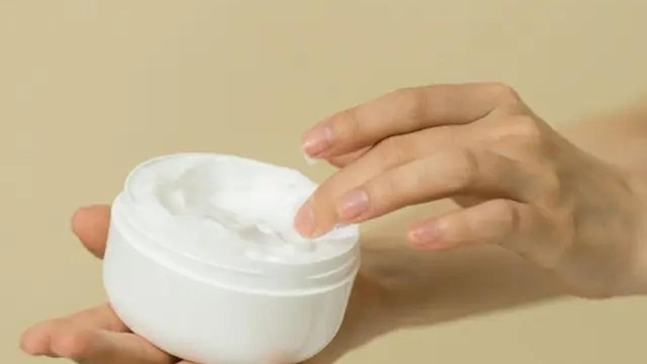 Saran Dokter Tompi Jika Kulit Mati Akibat Pakai Skincare Berlebihan
