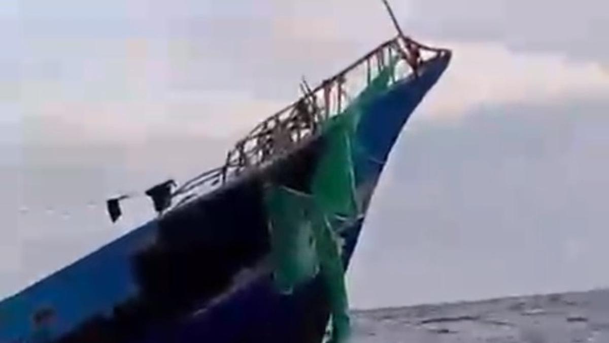 Detik-Detik KM Anaia Tenggelam Dihantam Ombak di Laut Sitaro