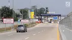Kendaraan memasuki gerbang tol Kukusan ruas jalan tol Cinere-Jagorawi (Cijago) seksi 2, Depok, Jawa Barat, Sabtu (28/9/2019). Gerbang tol Cijago seksi 2 (Jl Raya Bogor-Kukusan) sepanjang 5,5 km dapat dilalui secara fungsional mulai Sabtu (28/9) pukul 00.00 WIB. (Liputan6.com/Helmi Fithriansyah)