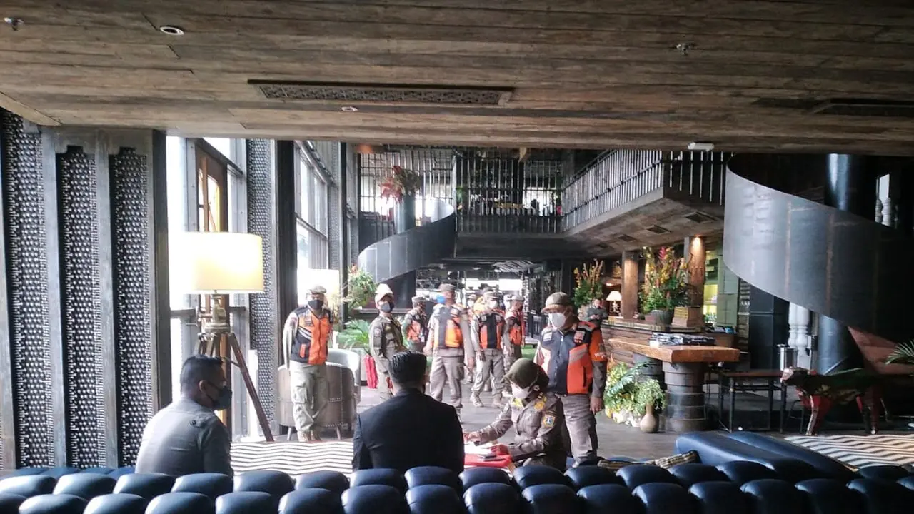 Satgas Covid-19 DKI Datangi Cafe Caspar