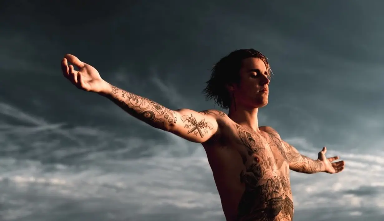 Justin Bieber memang kini berbeda dari yang dulu. Semakin dewasa, ia pun menambah tatoo di tubuhnya.(instagram/justinbieber)