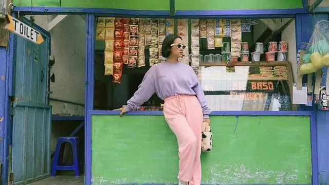 7 Potret Andien Pose di Tempat Anti Mainstream Ini Hasilnya Estetik