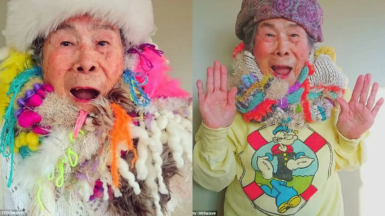 Nenek 'Funky' yang Jadi Model Karya Tenunan Cucunya