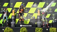 Brad Binder menjadi juara di MotoGP Ceko (Joe Klamar/AFP)