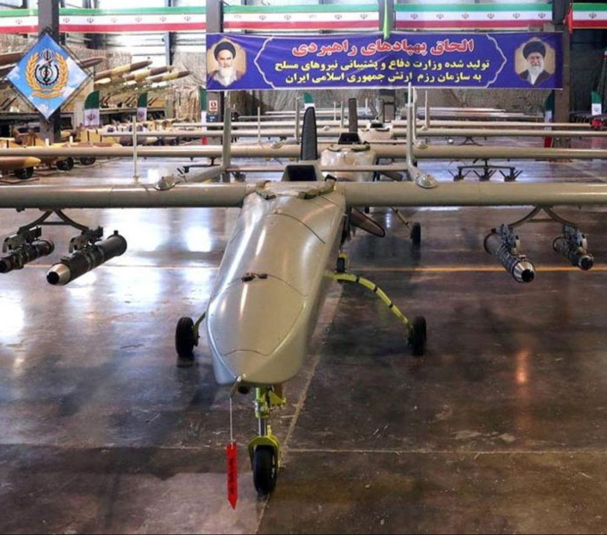 Garda Revolusi Iran (IRGC) mengungkapkan pada Minggu (14/4/2024) bahwa serangan ratusan drone dan rudal tengah dilancarkan untuk membombardir Israel. Sebelum serangan besar tersebut dilakukan, Iran sempat memamerkan deretan drone tempur tercanggihnya pada