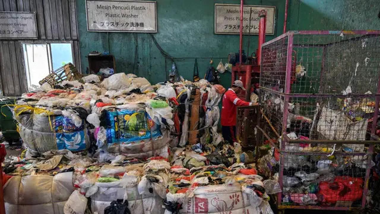 Hasil Riset: Indonesia Penghasil Polusi Plastik Terbesar Ketiga di Dunia