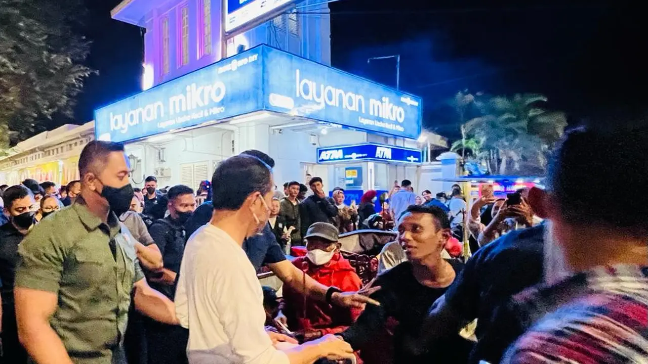 Presiden Jokowi Sapa Masyarakat di Kawasan Malioboro