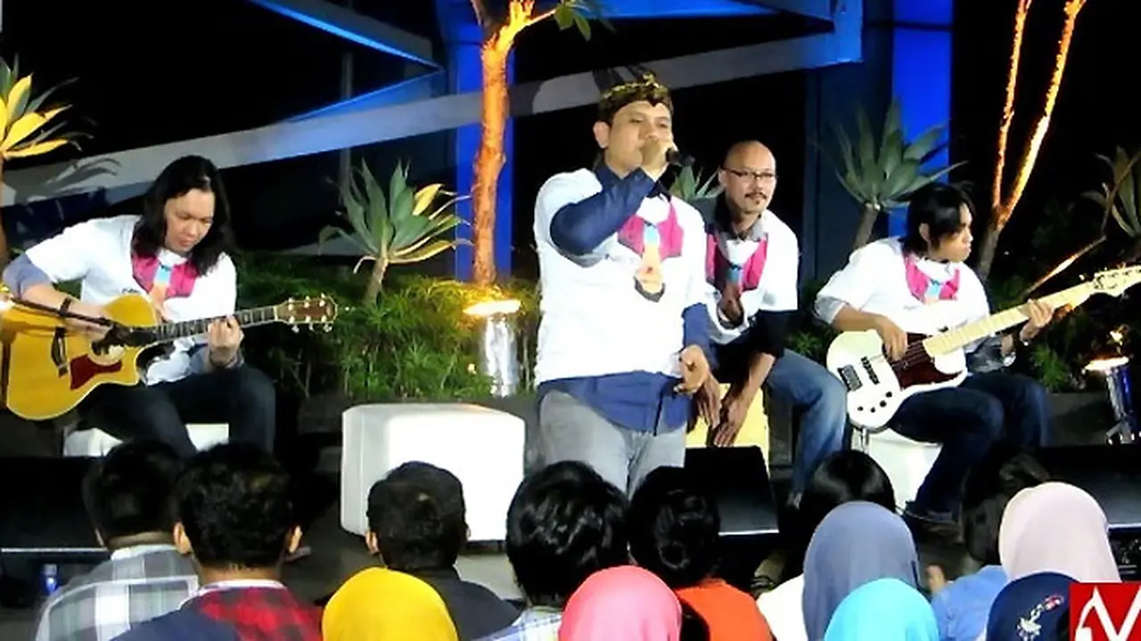musikimia-perform-131202c.jpg
