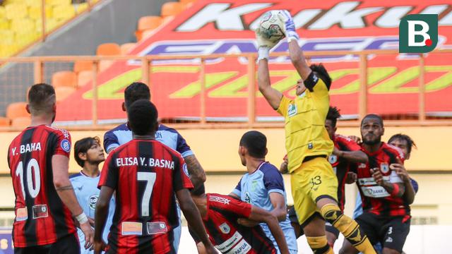 Foto: Persela Lamongan Curi Kemenangan dari Persipura Jayapura meski Bermain dengan 10 Pemain di BRI Liga 1 2021 / 2022