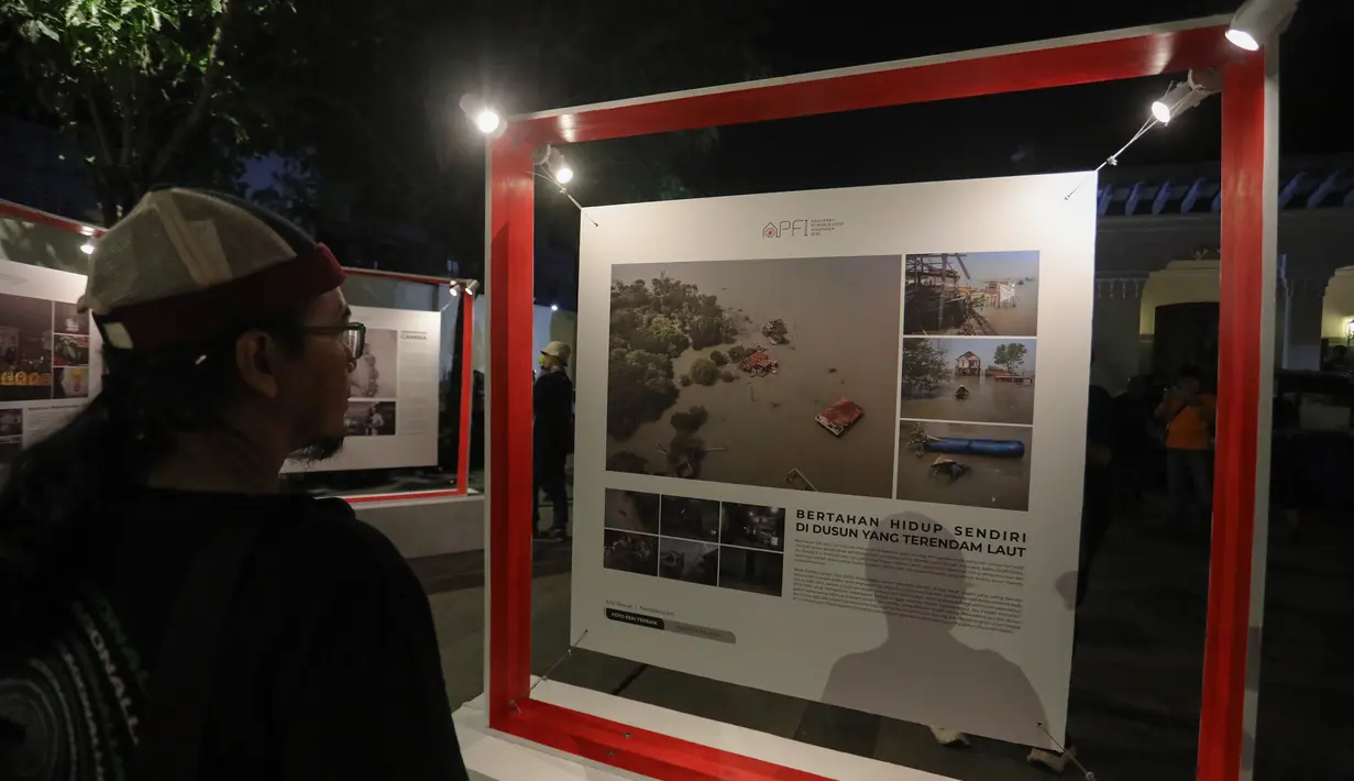 Untuk diketahui, Anugerah Pewarta Foto Indonesia (APFI) merupakan ajang penghargaan tertinggi untuk insan wartawan foto di Indonesia. (merdeka.com/Arie Basuki)