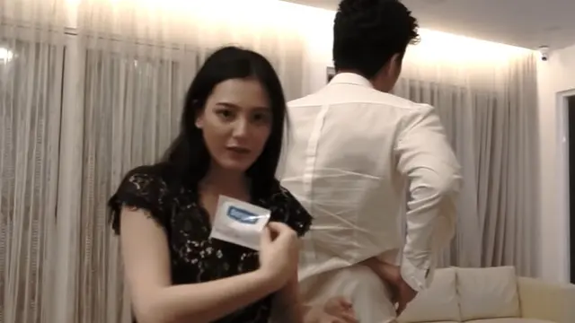 6 Momen Yasmine Ow Istri Aditya Zoni Umumkan Hamil Anak Pertama