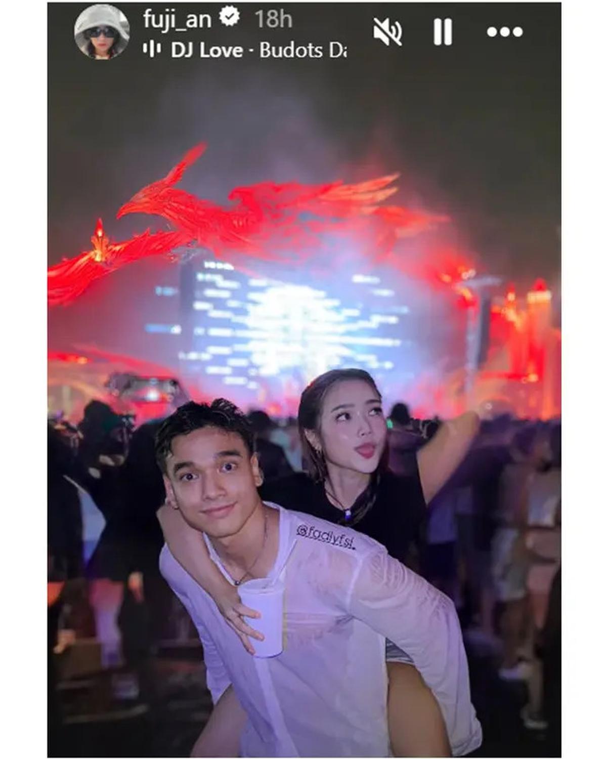 6 Potret Seru Fuji dan Rachel Vennya saat Festival Songkran 2025 di Thailand, Basah Kuyup