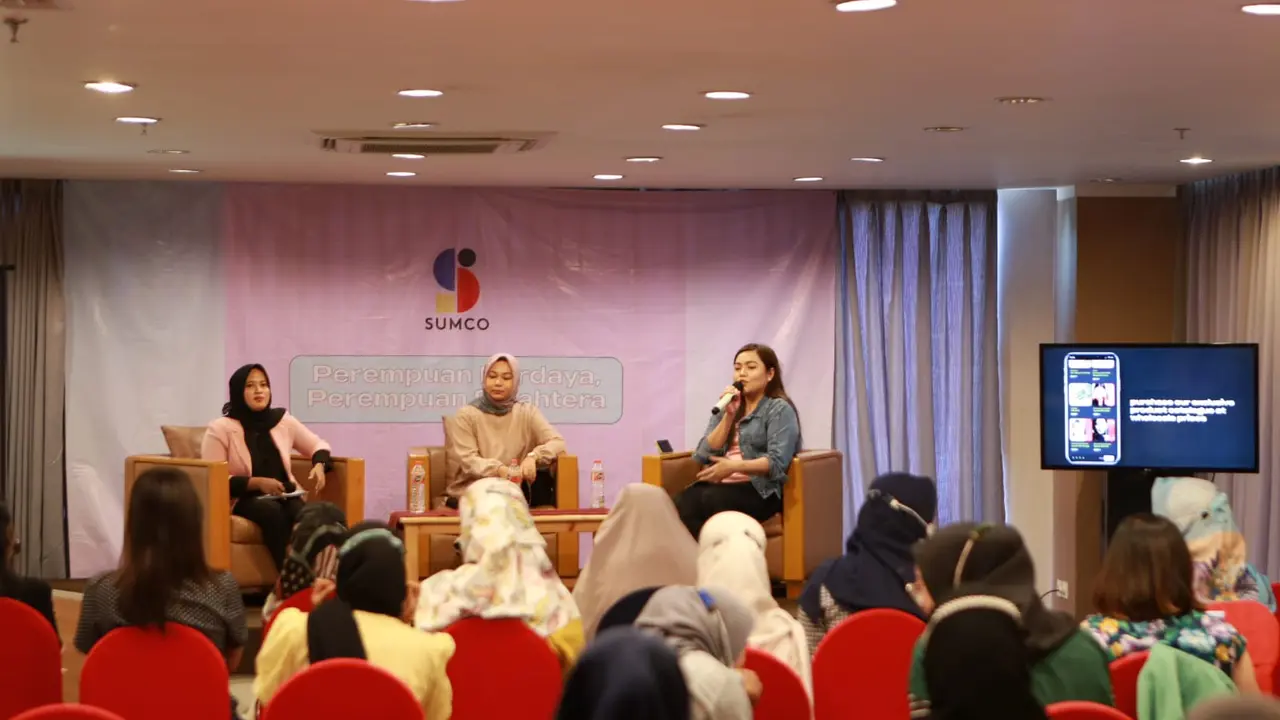 Komunitas SUMCO sedang memberikan pelatihan menjadi pengusaha