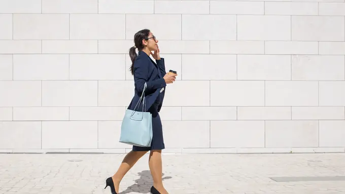 Tetap Sehat di Tengah Kesibukan : Ini Workout Ringan yang Bisa Kamu Coba [Dok/freepik.com]