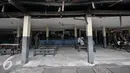 Terminal Pulogadung mulai sepi dari calon penumpang yang akan ke luar kota, Jakarta, (19/7). Dinas Perhubungan dan Transportasi DKI, mengultimatum agar PO Bus AKAP di Terminal Pulogadung untuk pindah ke Terminal Pulogebang. (Liputan6.com/Yoppy Renato)