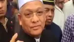Mohd Zuhairee Mohd Yatim mengira pria yang datang dari belakang itu mungkin ingin memperbaiki bacaannya yang dianggap salah.