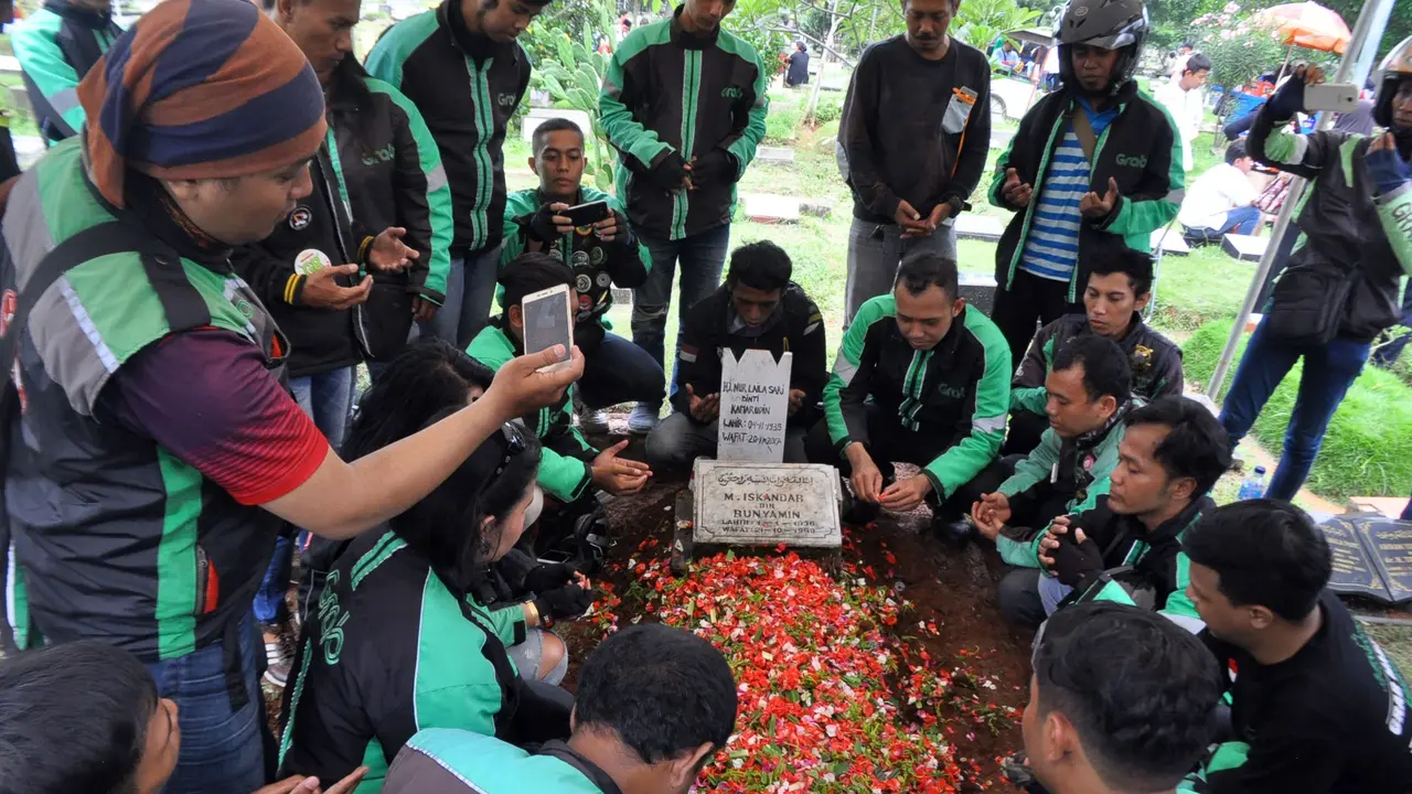 [Bintang] Pemakaman Laila Sari