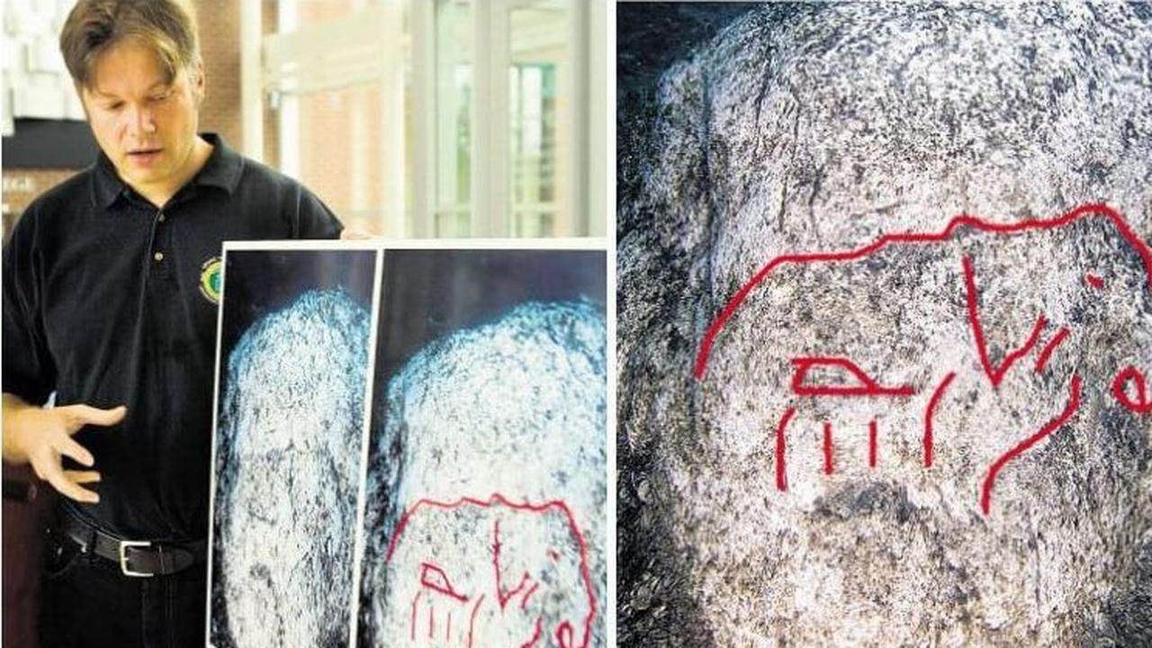 Ketika para arkeolog sedang mencari bangkai kapal di bawah Danau Michigan, mereka menemukan sebuah batu dengan pahatan bergambar mastodon atau sejenis gajah purba.&nbsp;