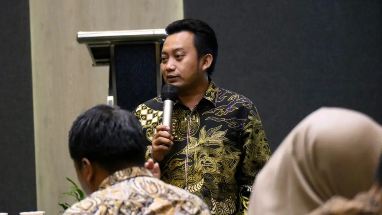 Aris Adi Leksono