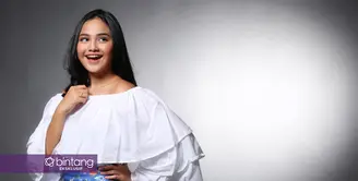 Setelah sukses membintangi sinetron Mermaid in Love, beberapa tawaran terus berdatangan pada artis muda Syifa Hadju. Salah satunya ia bermain dalam film A; Aku, Benci & Cinta. Film yang diangkat dari novel karya Wulanfadi. (Bambang E. Ros/Bintang.com)