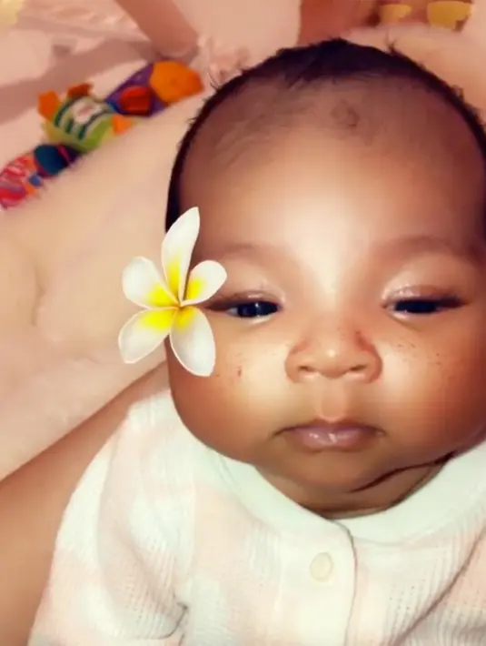 Khloe mengunggah video tersebut untuk merayakan satu bulan kelahiran anaknya. (instagram/khloekardashian)