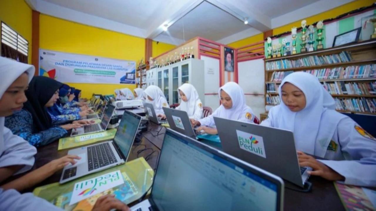 Evaluasi Papan Interaktif Digital: 98 Persen Siswa Mudah Memahami Pelajaran