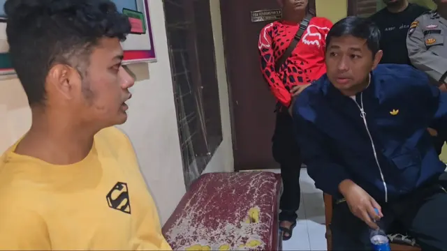 Terduga pelaku mutilasi seorang perempuan di Padang Pariaman, Sumatera Barat. (kiri)
