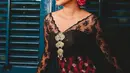 Kebaya Jawa modern dari @fadlan_indonesia menciptakan 3 pattern yang dipakai Dara Arafah (Foto: Instagram @daraarafah)