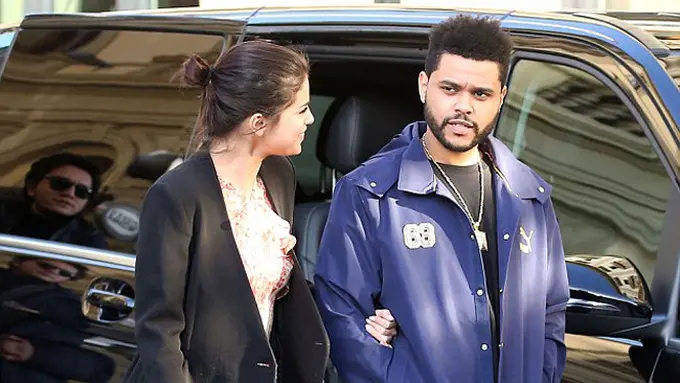 The Weeknd menginginkan hadiah Valentine dari Selena Gomez. (Foto: Dialymail)