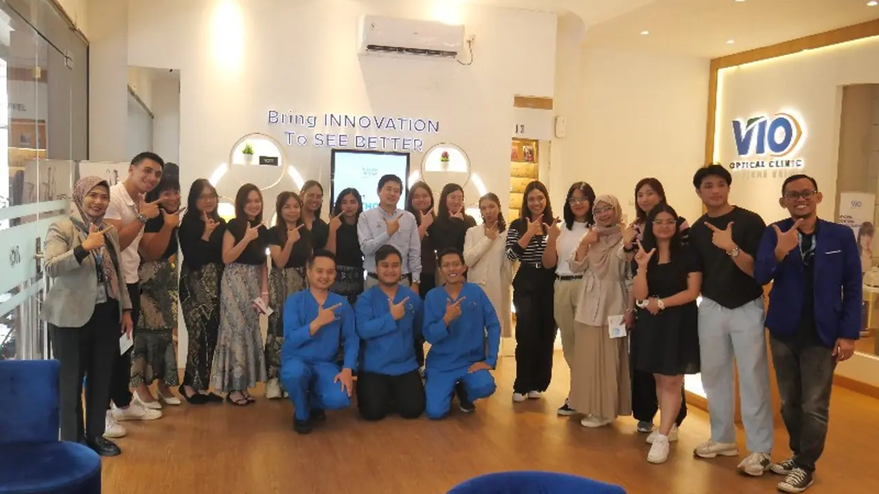 Mahasiswa dari universitas Centro Escular University, Filipina Belajar Vision Therapy di Indonesia