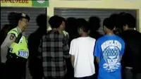 Remaja Menangis Terjaring Razia hingga Kolam Renang Hijabers