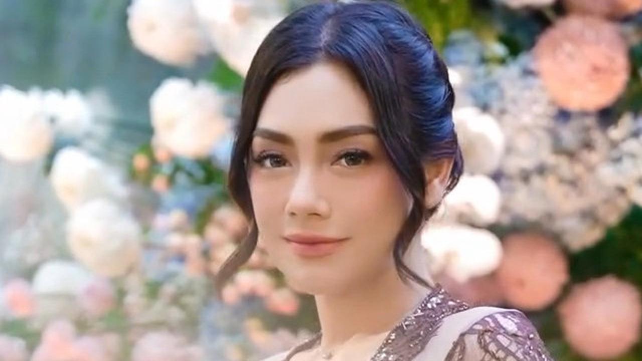Dapur Rumah Celine Evangelista Model Minimalis, Menciptakan Suasana Nyaman untuk Aktivitas Memasak