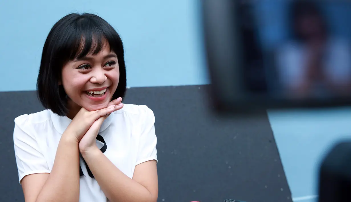 Setelah mengikuti ajang Dangdut Academy Indosiar kehidupan dara kelahiran Bandung ini memang berubah drastis. Lesti merasa sudah waktunya untuk mengabadikan karyanya melalui lagu yang ia nyanyikan sendiri. (Deki Prayoga/Bintang.com)