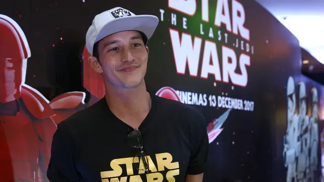 [Bintang] Mike Lewis