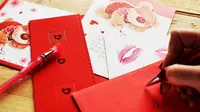 Biasanya Hari Valentine dipakai oleh segelintir orang untuk mengekspresikan cinta kepada pasangannya. 