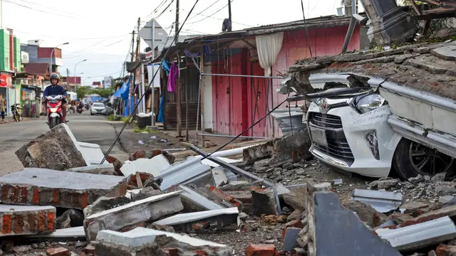 FOTO: Melihat Dampak Kerusakan Akibat Gempa Mamuju