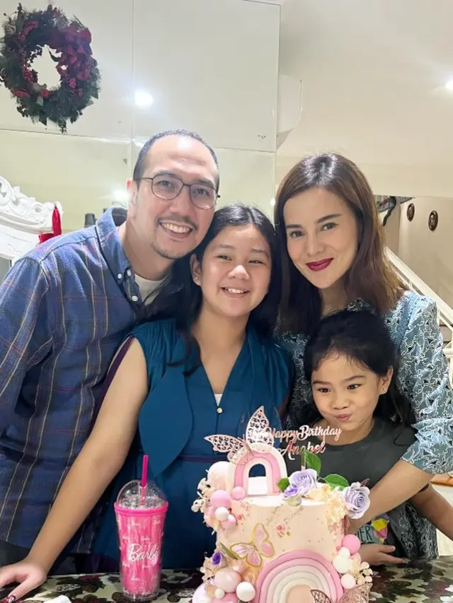 Potret Annabel dan keluarga (Sumber: Instagram/astridtiar127 dan Instagram/gr.situmorang)