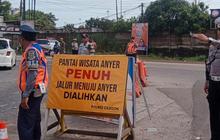 Wisata Carita Anyer Penuh, Polisi Berlakukan Sistem Satu Arah