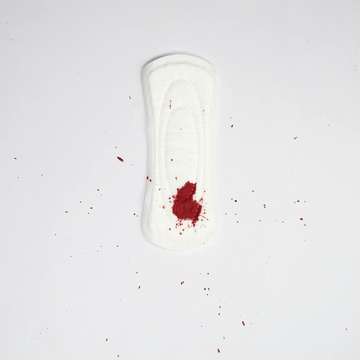 ilustrasi darah menstruasi lebih cair